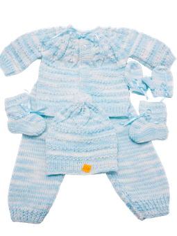 Conjunto celeste para bebé: saco, gorro y botines