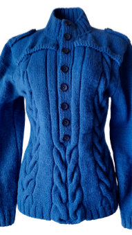 Saco azul con trenzas tejido a mano